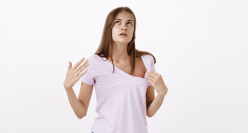 Nggak Bikin Gerah, 4 Outfit Ini Cocok Dipakai Saat Cuaca&nbsp;Panas!