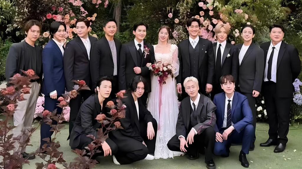 Penuh Haru, Pernikahan Ryeowook Jadi Ajang Reuni Anggota Super&nbsp;Junior!