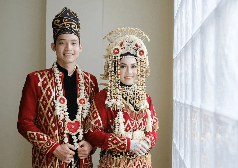 Batimung, Ritual Pernikahan Adat Banjar yang Bikin Pengantin Tampil&nbsp;Cantik!