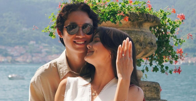 Romantis Banget! Intip Mesranya Momen Lamaran Amanda Rawles dan Adriel Susanteo di Italia!